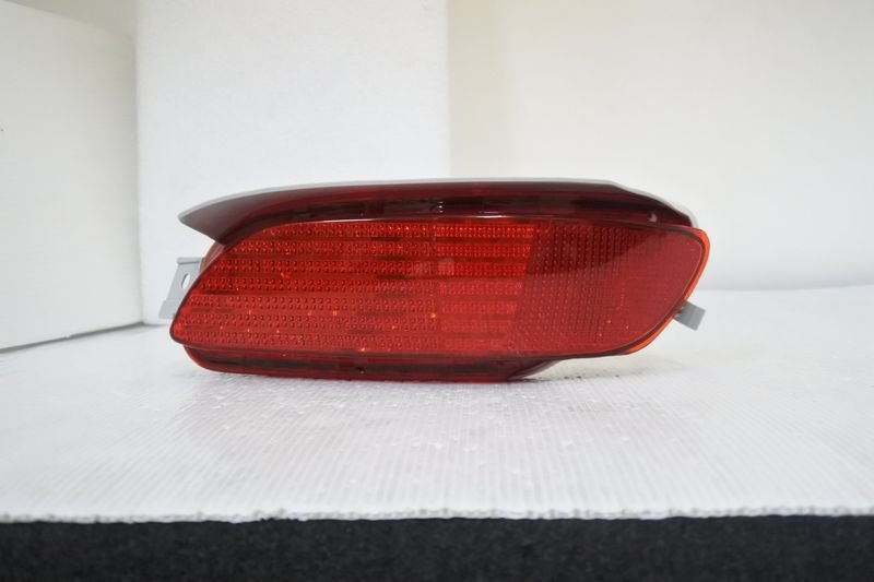2003/03-2006 RX330 原廠型 全紅 後保燈