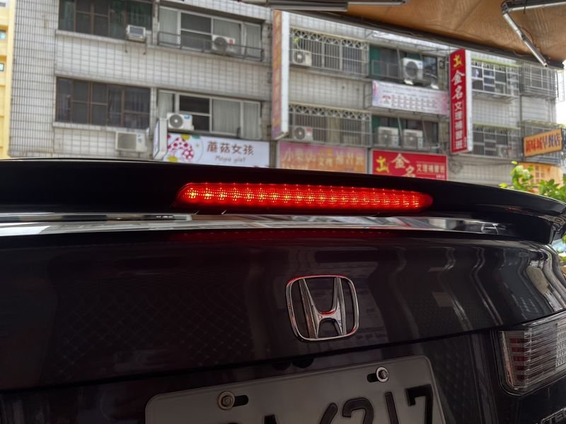 2012-2016/05 九代喜美 K14 原廠型尾翼上的 LED第三 剎車燈