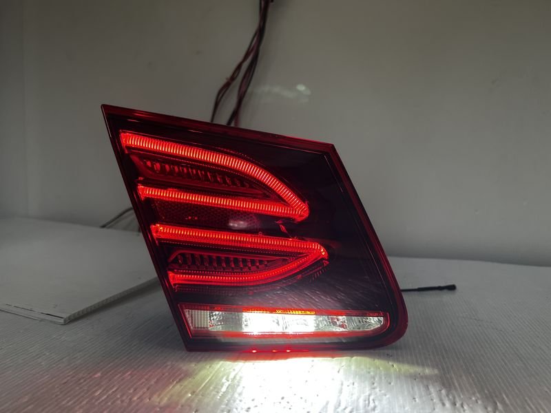 2013/06-2017 C207 正廠 LED全紅 倒車燈