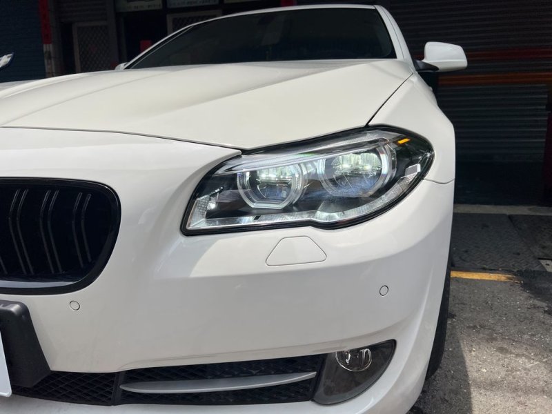 2010-2013/08 F10升級LCI小改款樣式 LED 大燈 (適用原車配置鹵素燈泡版本)
