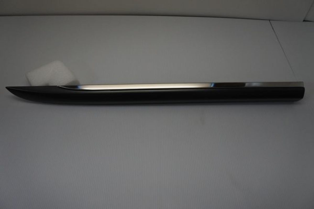 2005/05-2012/02 GS300 後門 車身飾條 正廠
