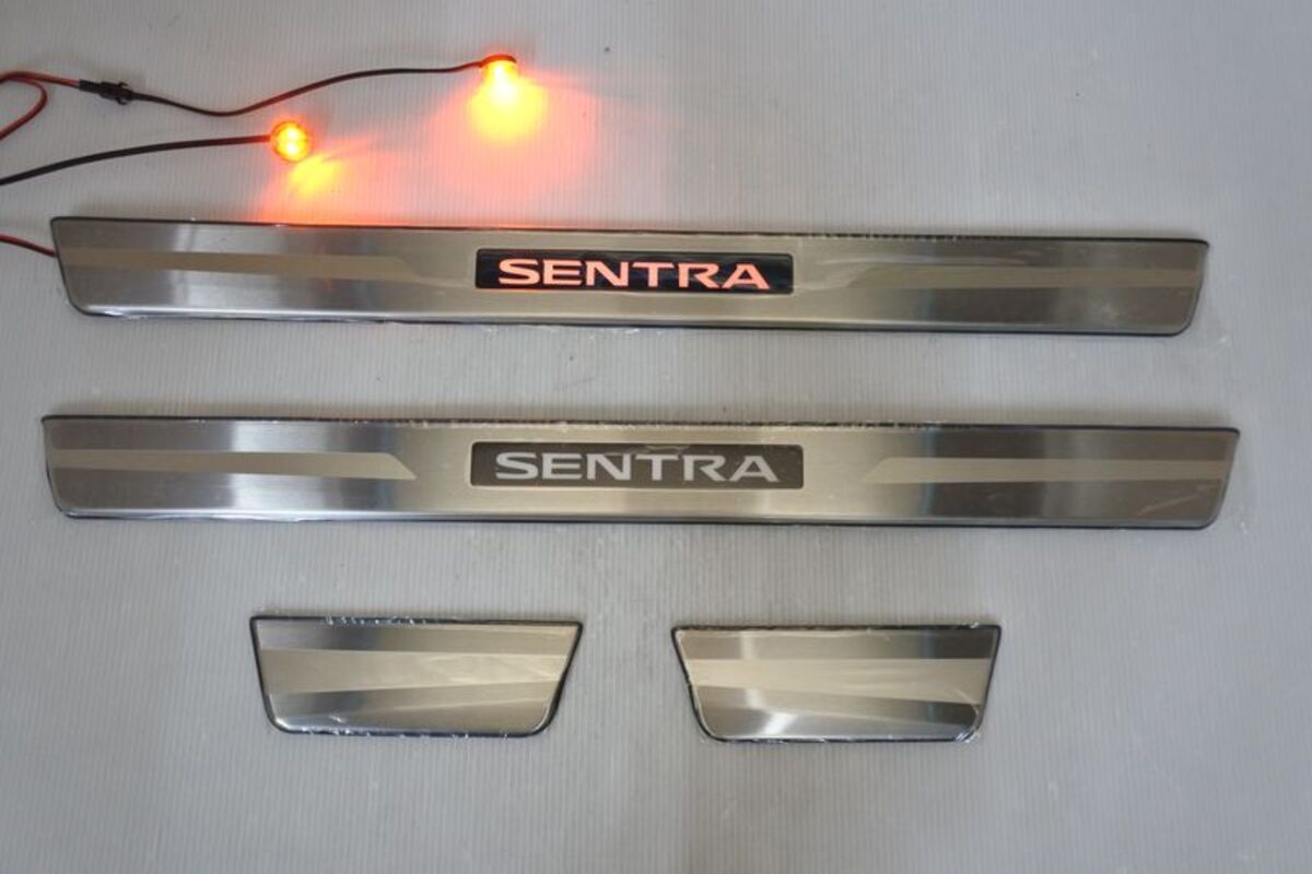2013/10-2020/09 SUPER SENTRA B17 LED冷光 踏板 正廠