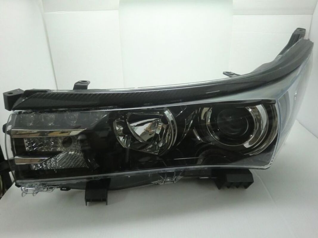 2013/11-2019/03 ALTIS 11代 11.5代 大燈上 飾條 卡夢