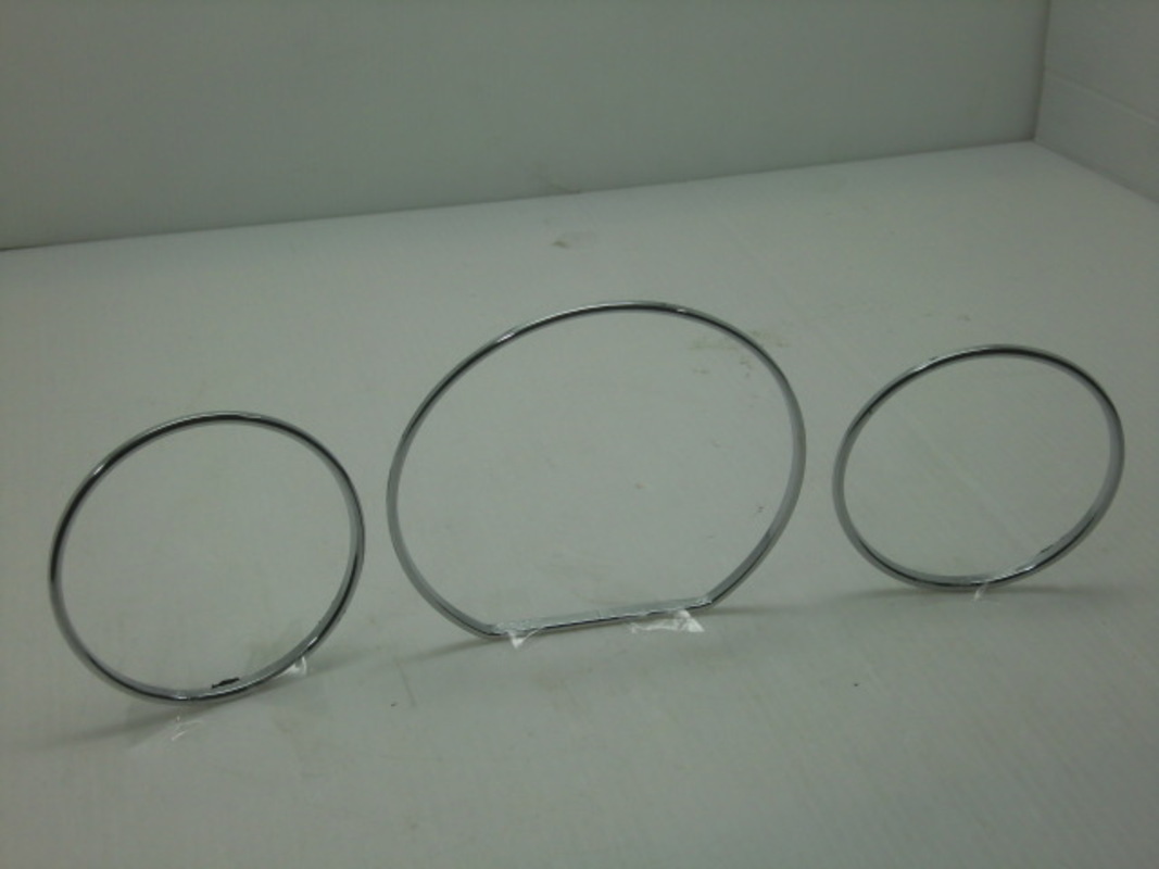 1995-2002/04 W210 94-00 W202 儀表板 鍍鉻框 (缺貨)
