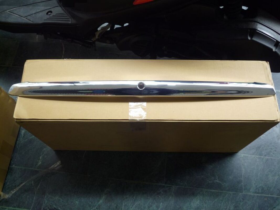 2004/04-2005 CAMRY 5.5代 鍍鉻 後箱 飾條