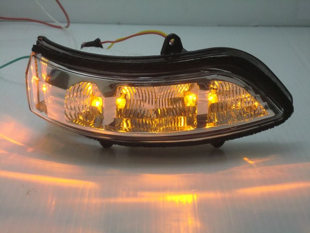 2008-2013 ESCAPE LED 後視燈條 方向燈 正廠