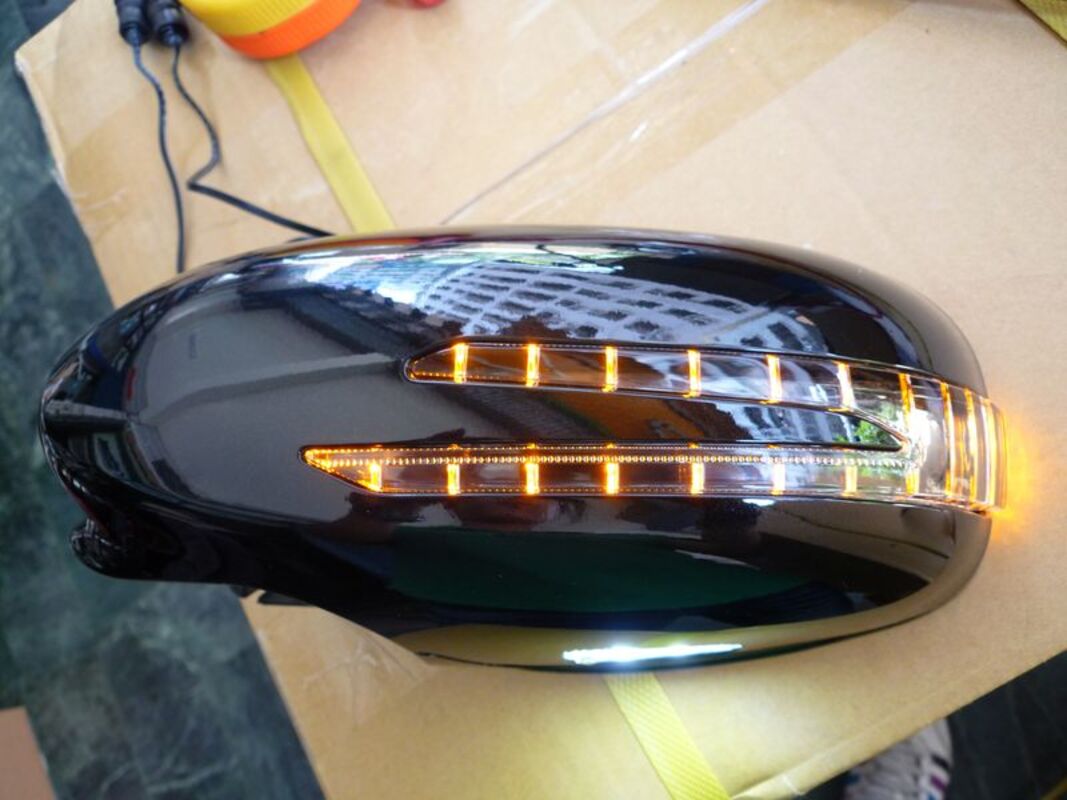 2009/07-2013/05 W212 E-CLASS LED 箭形款 燈條 後視鏡 外蓋