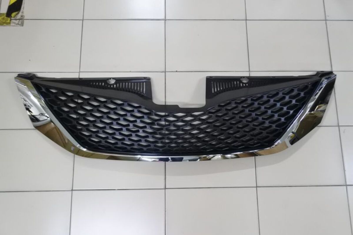 2011-2014 SIENNA SE 運動版 水箱護罩 水柵 總成