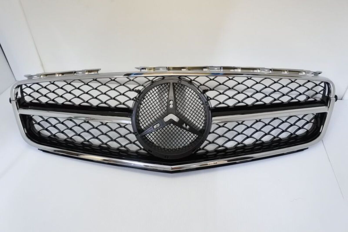 2007- 2014 W204 C63 亮黑一線 水箱護罩 水柵 3件式