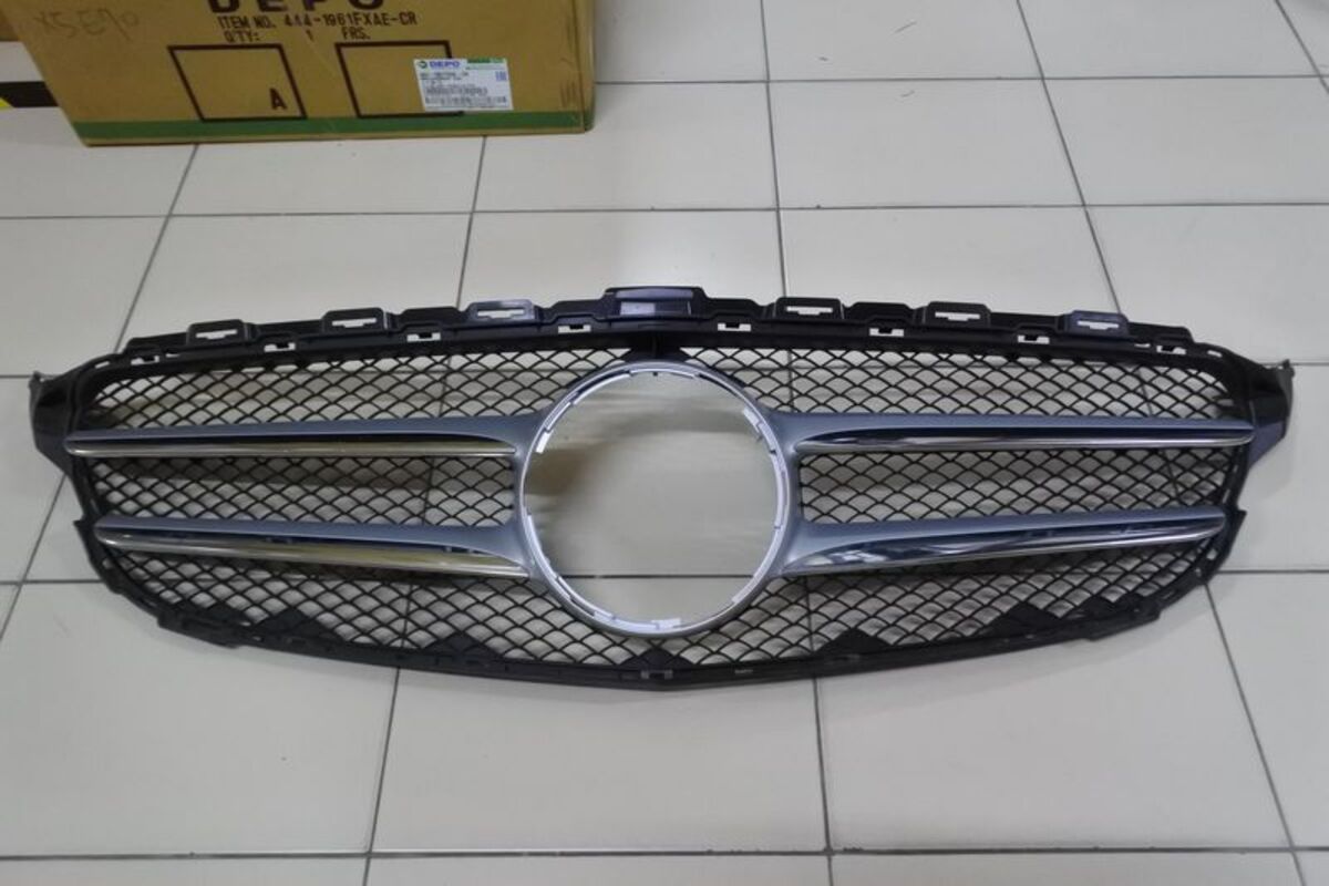 2014/07-2018/08 W205 C-CLASS 正廠 水箱護罩 水柵