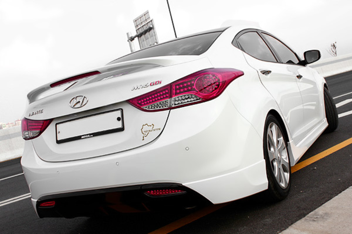 2011-2016 ELANTRA 尾翼含剎車燈 