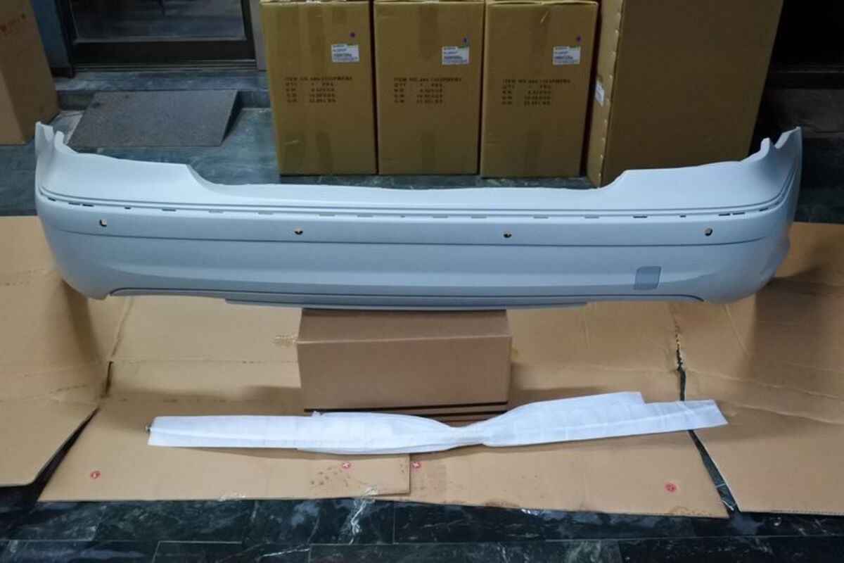 2006/09-2009/06 W211 E-CLASS 升級AMG式樣 E63樣式 後保桿 有雷達孔 附下巴 素材
