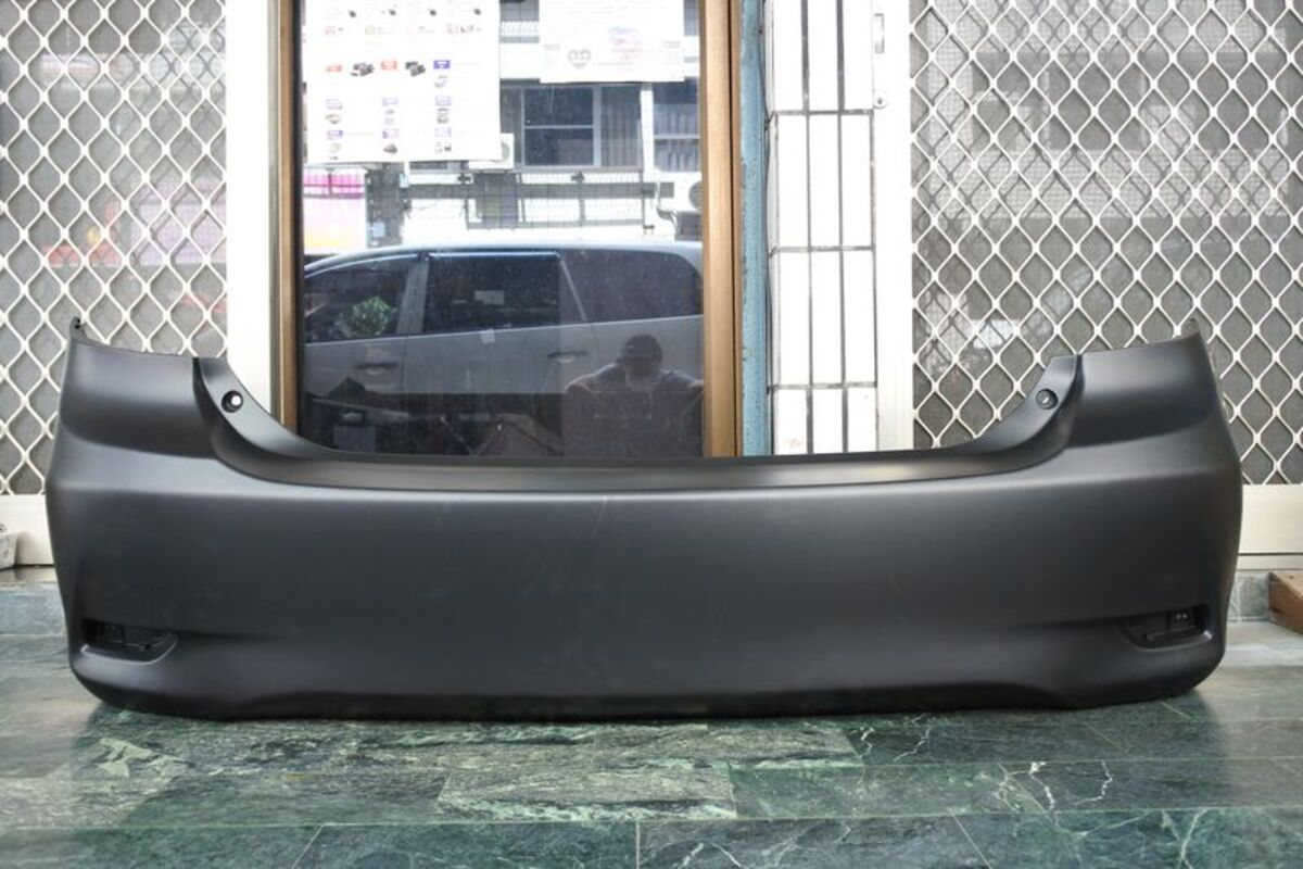 2010/07-2013/10 ALTIS 10.5代 原廠型 後保桿 素材