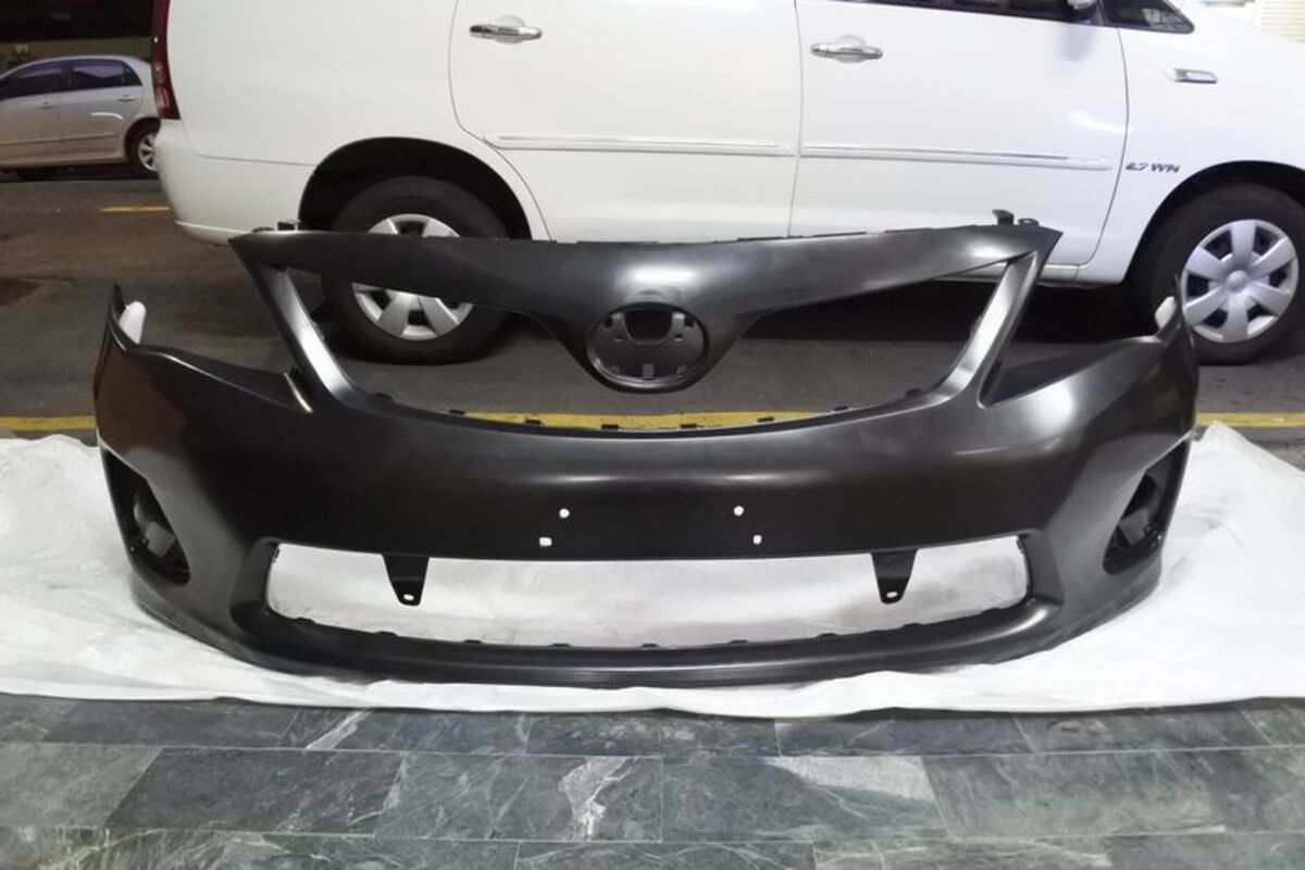 2010/07-2013/10 ALTIS 10.5代 前保桿 台製 素材