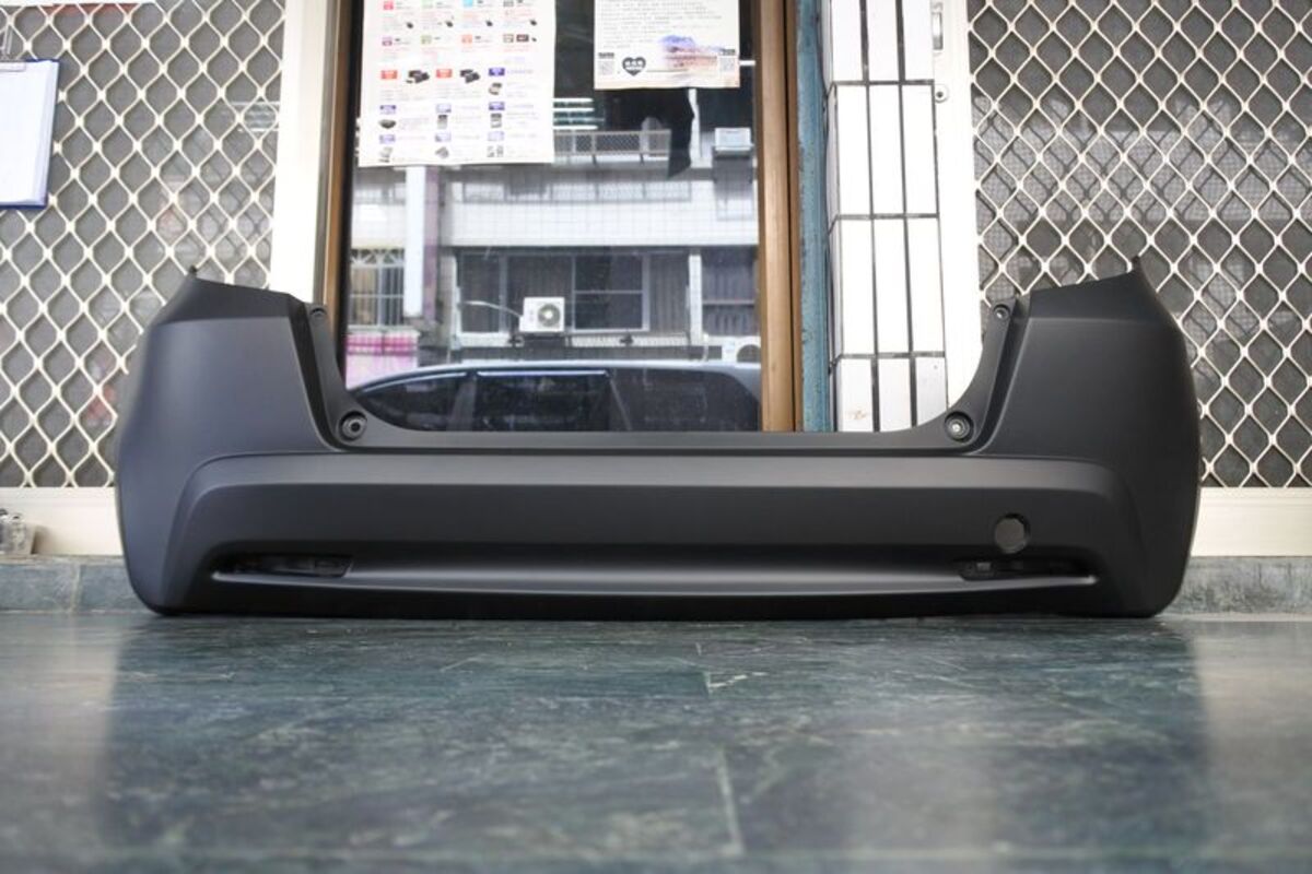 2011/07-2014/09 FIT 原廠型 後保桿 素材