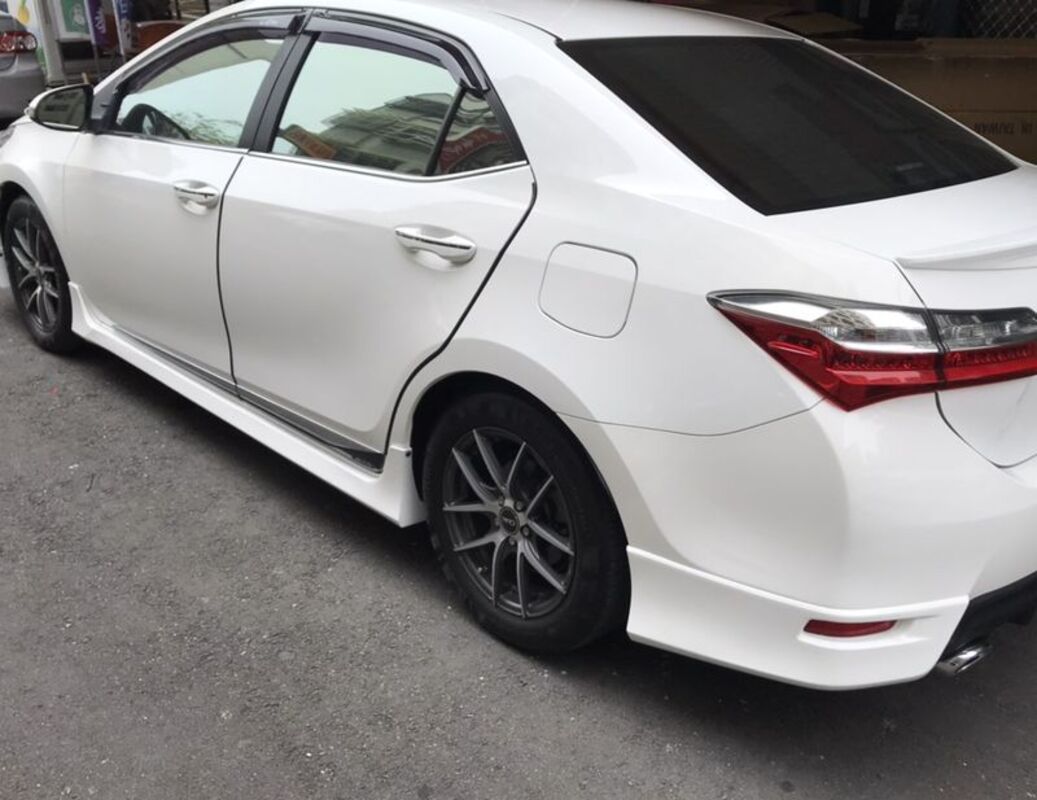2013/11-2016/10 ALTIS 11代 Z版 空力套件 雙管 前下巴 側裙 後下巴 烤漆白
