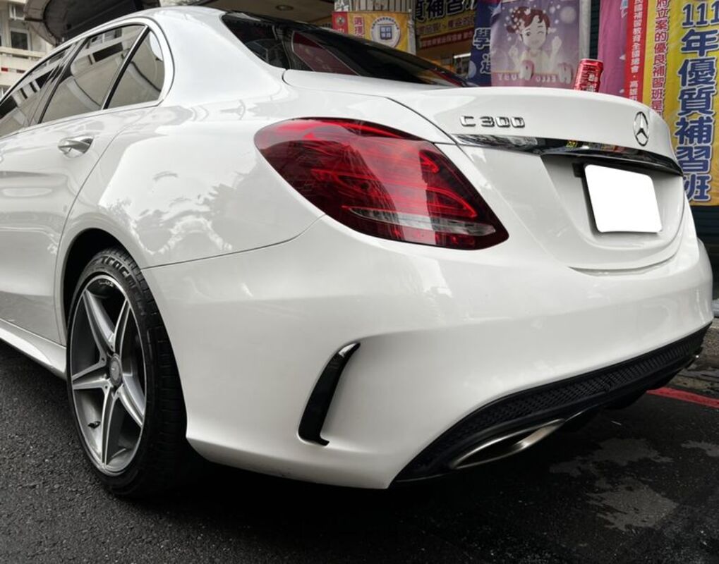 2014/07-2018/08 W205 C-CLASS 後保桿 風刀