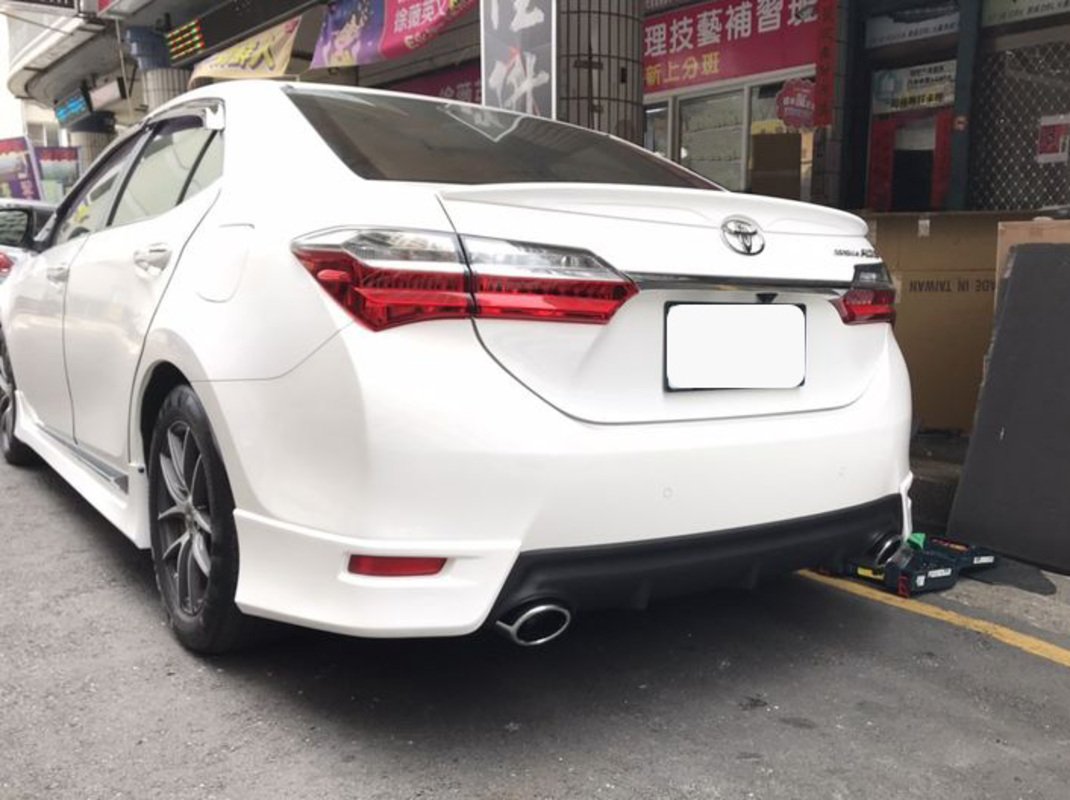 16-18 ALTIS Z版空力套件前下巴 側裙 後下巴 雙管 烤漆