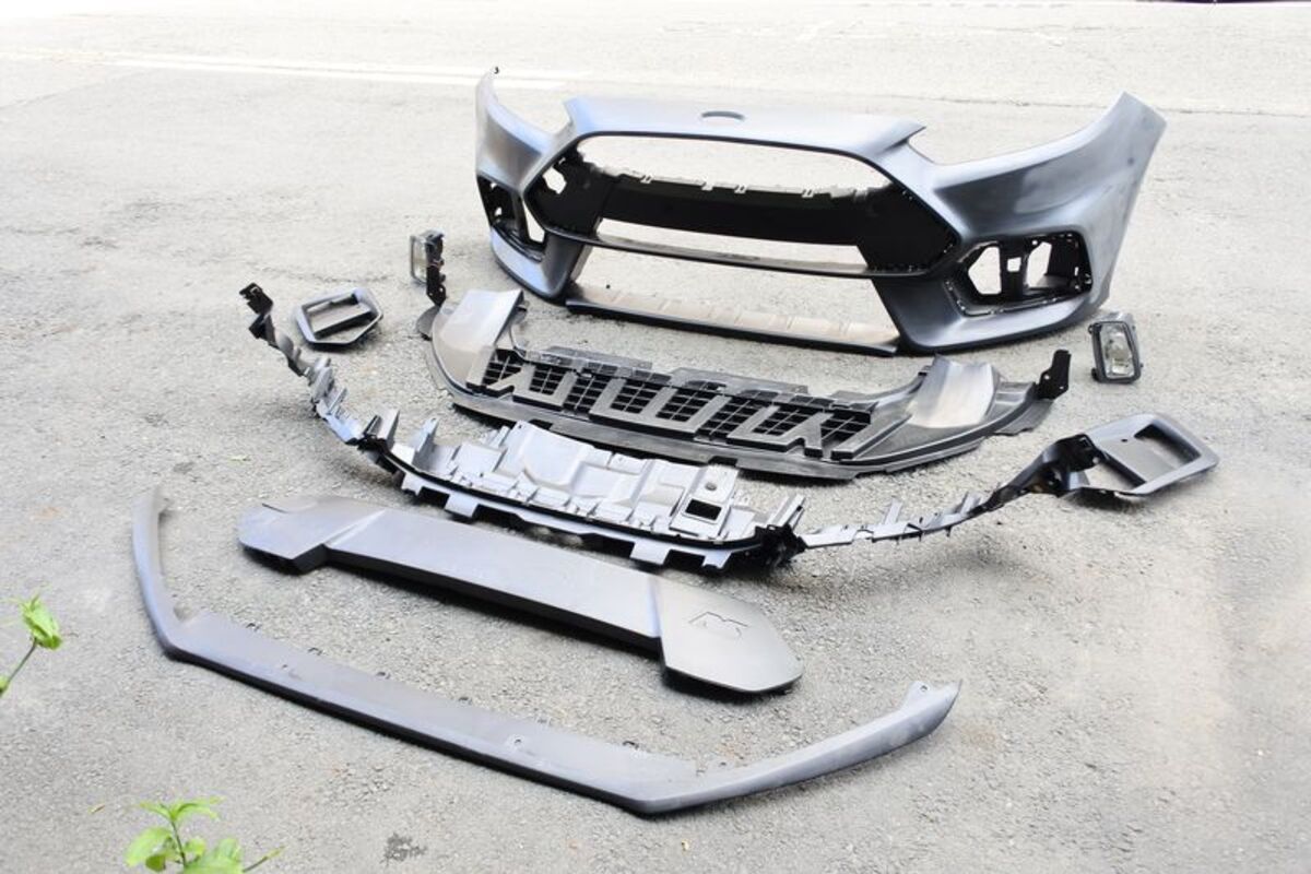 2015/11-2019/01 FOCUS MK3.5 RS 空力套件 前下巴+側裙+後下巴 素材
