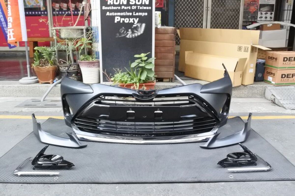 2017/09-2019/03 ALTIS 11.5代 X版 正廠 前保桿 素材 總成