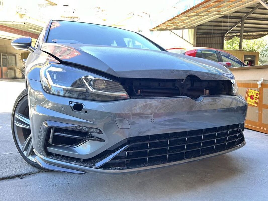 2017/06-2021/06 GOLF 7.5 升級R版 前保桿 總成