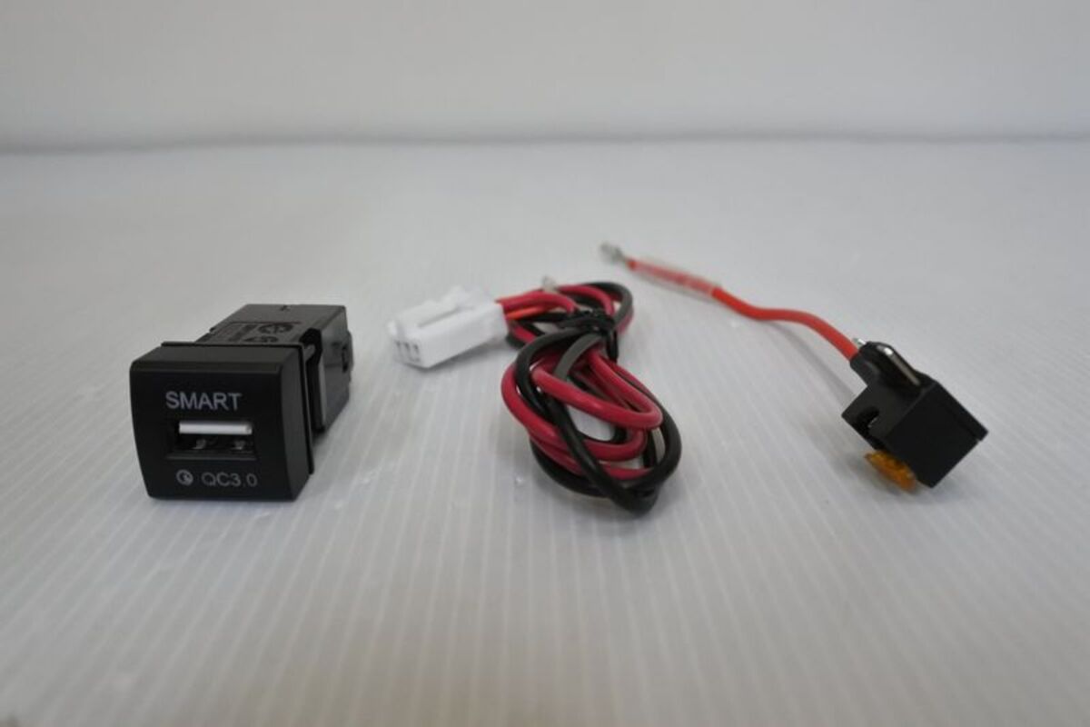 2018/09-2020/06 AURIS 2018-2022 CAMRY 2019-2024 ALTIS USB 充電型 專用開關+線組
