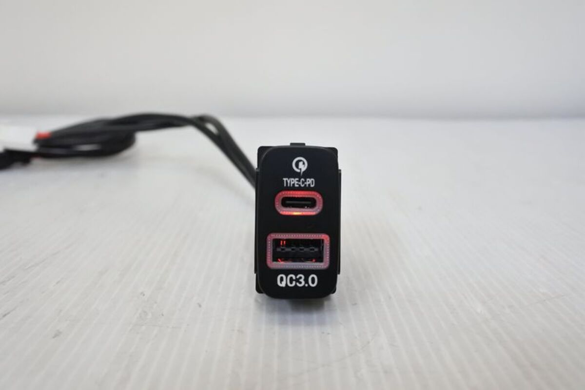 三菱 新款 LANCER 專用充電USB 開關