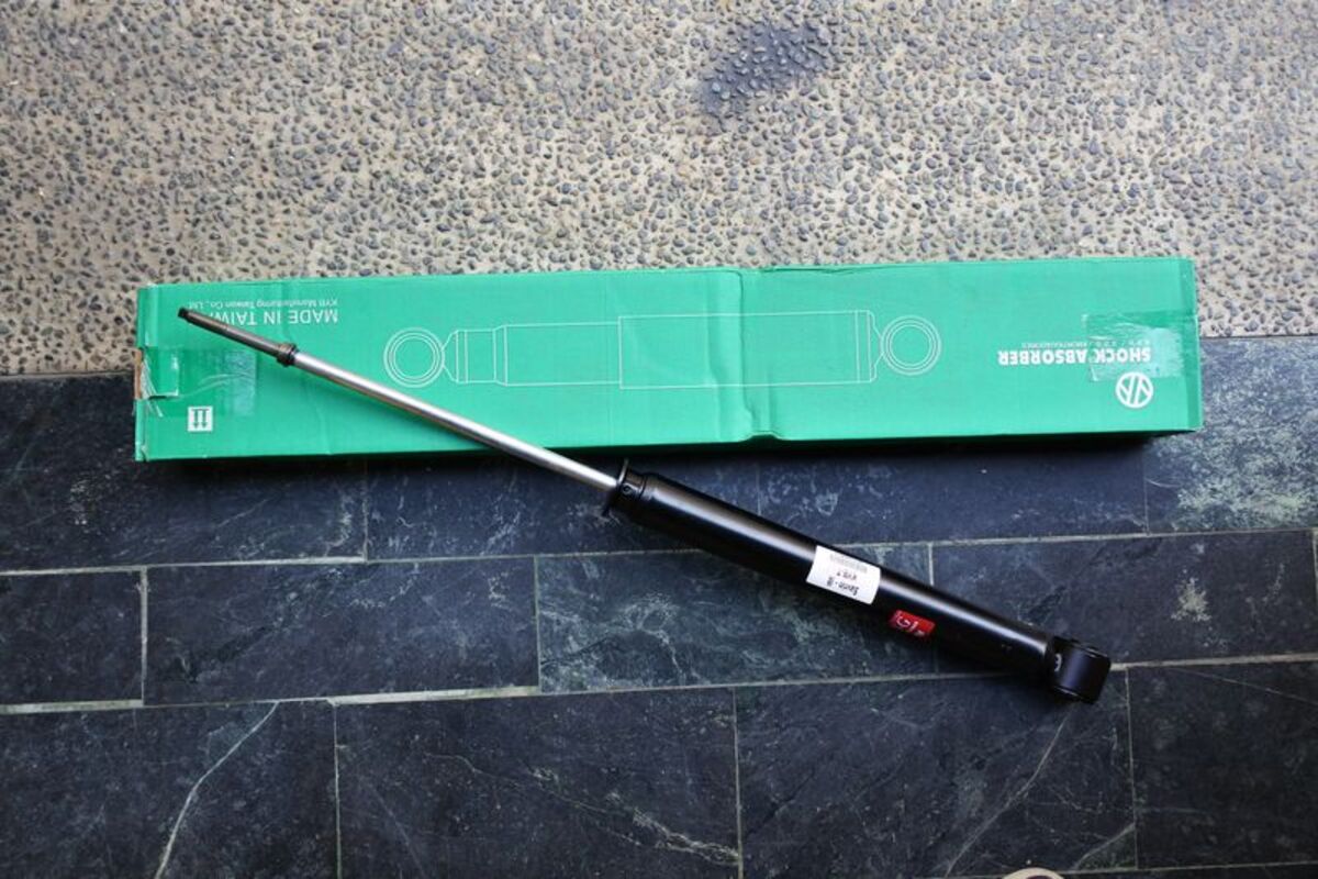 2001/10-2004/05 SAVRIN 後 避震器 本體  KYB-T 