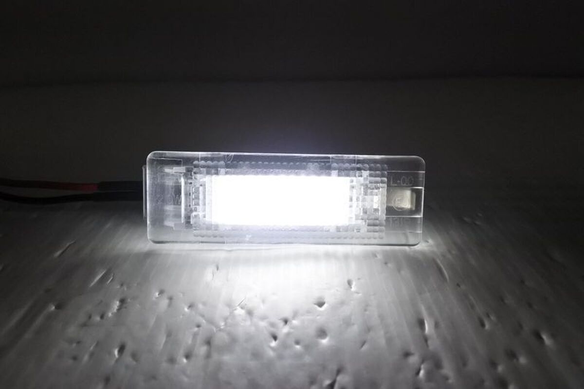 2004/05-2009/07 GOLF 5 LED 後備箱燈 白光