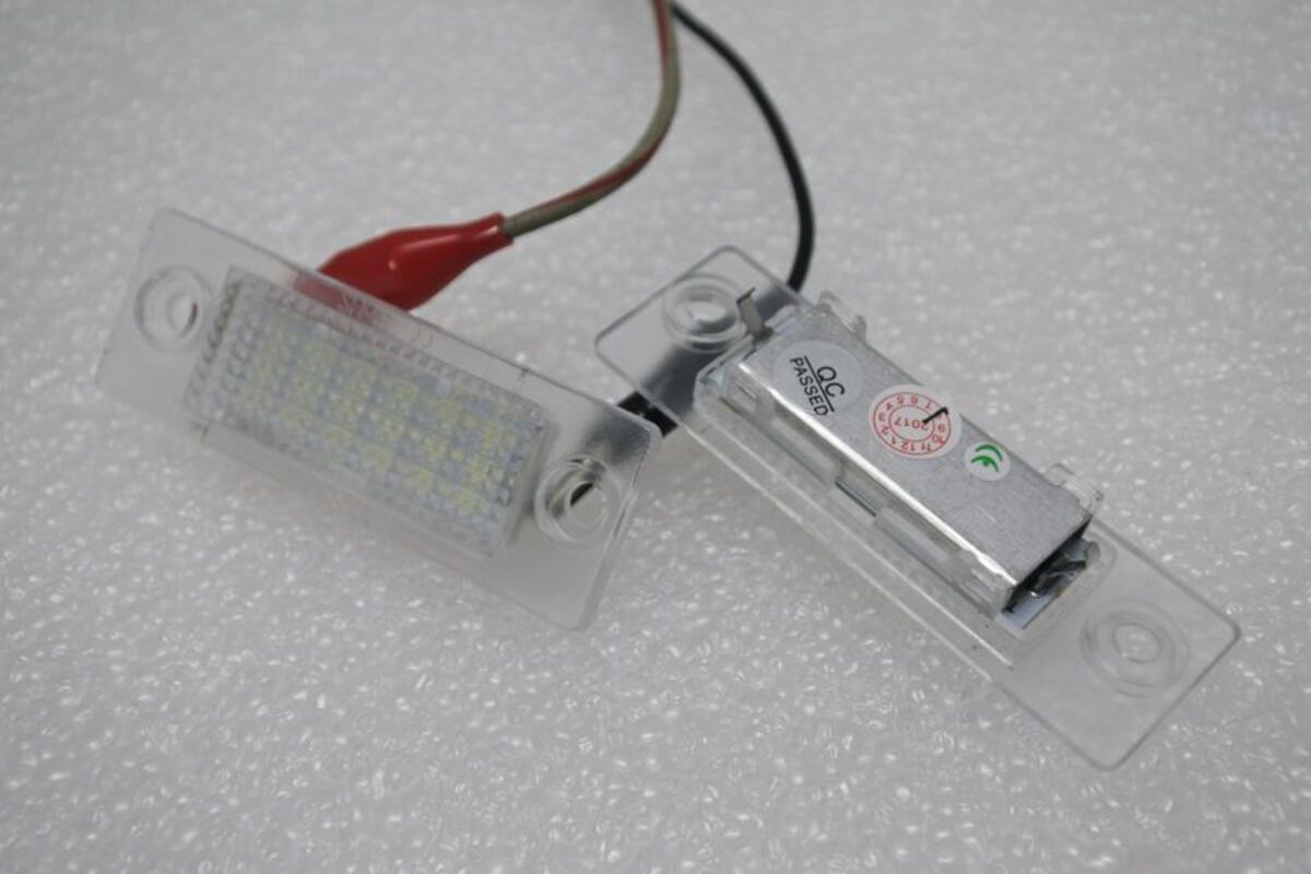 2006/09-2010 CADDY 2003-2009 TOURAN 2005-GOLF PLUS 2006-2012 JETTA 2001-2005 PASSAT LED 牌照燈 白光