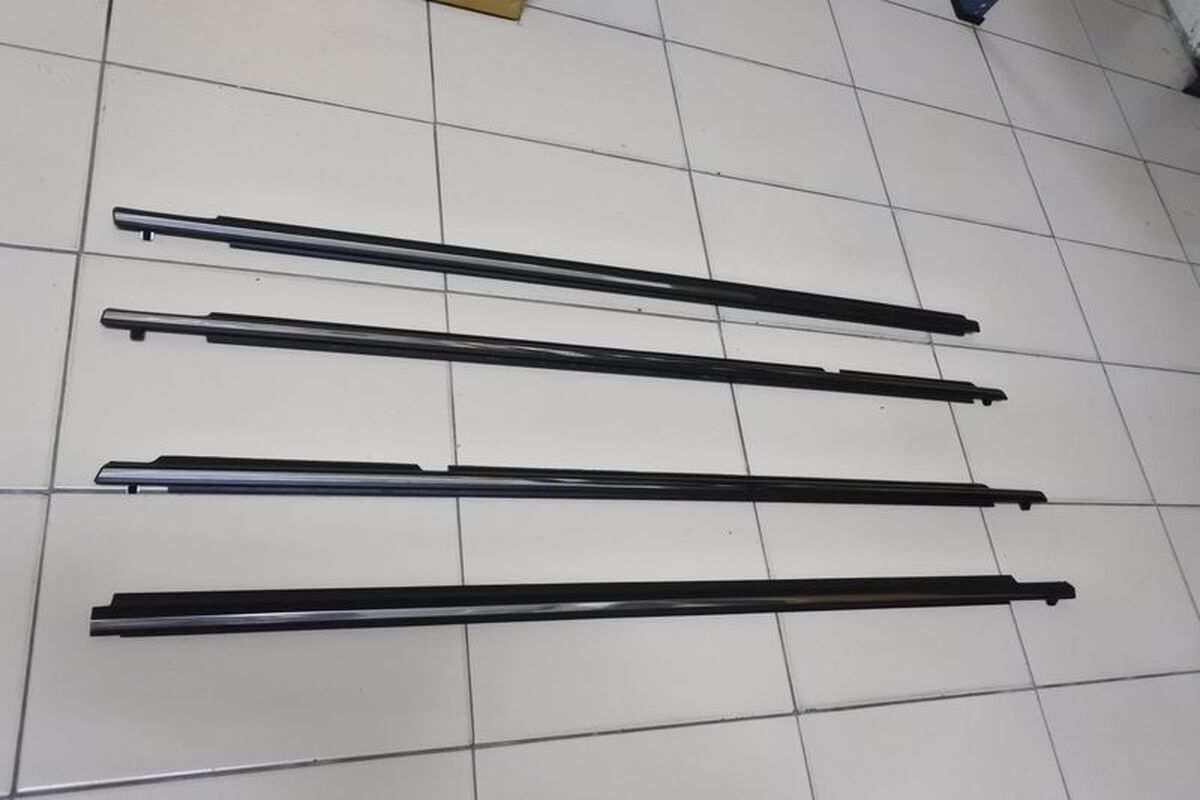 2008-2013/10 ALTIS 10代 10.5代 門框下端 飾條總成 (水切) 正廠