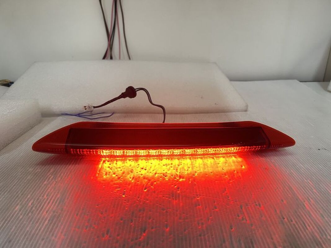 2008/10-2017/05 COLT PLUS 1.6 正廠 LED 第三煞車燈 (擾流板那邊)