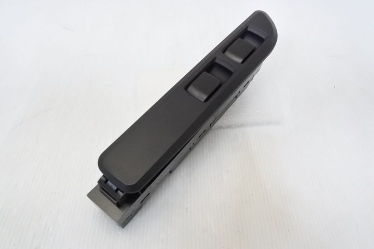 2013/05-2021/11 堅達五期 CANTER 電動窗 開關 OEM 12V24V 