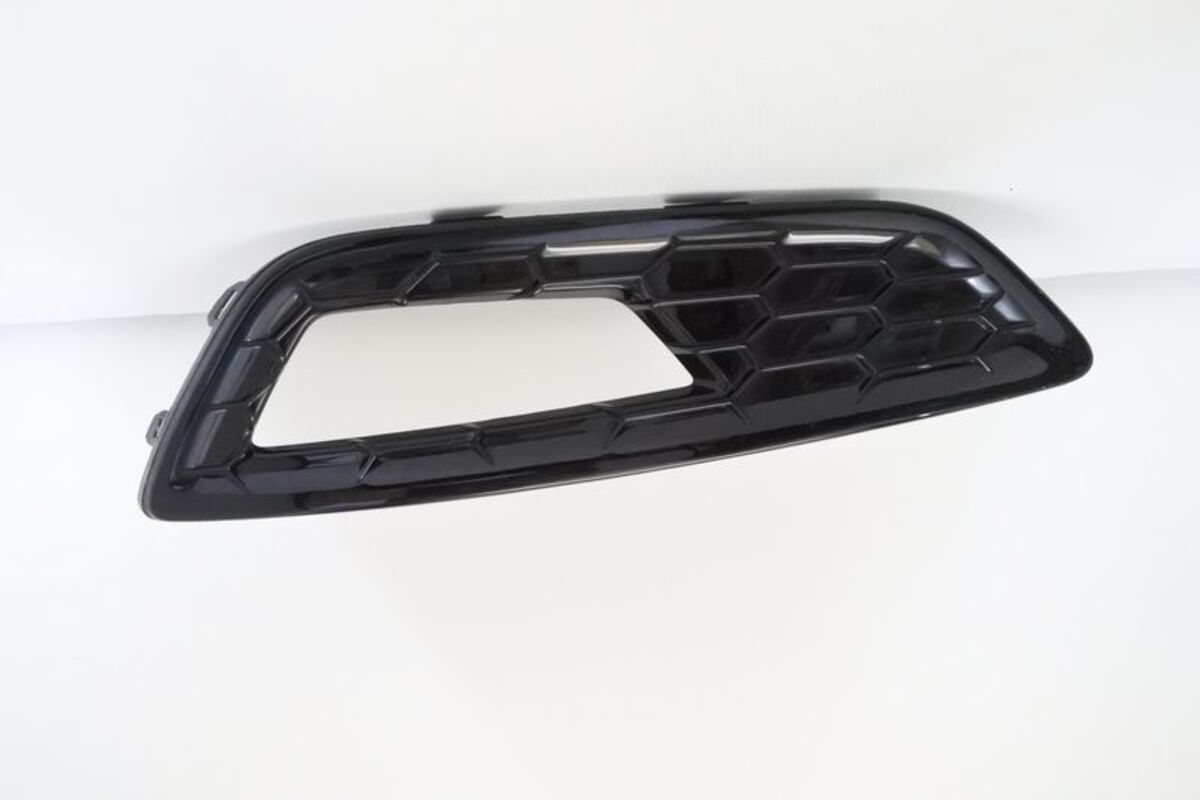 2015/11-2019/01 FOCUS MK3.5 正廠 霧燈蓋