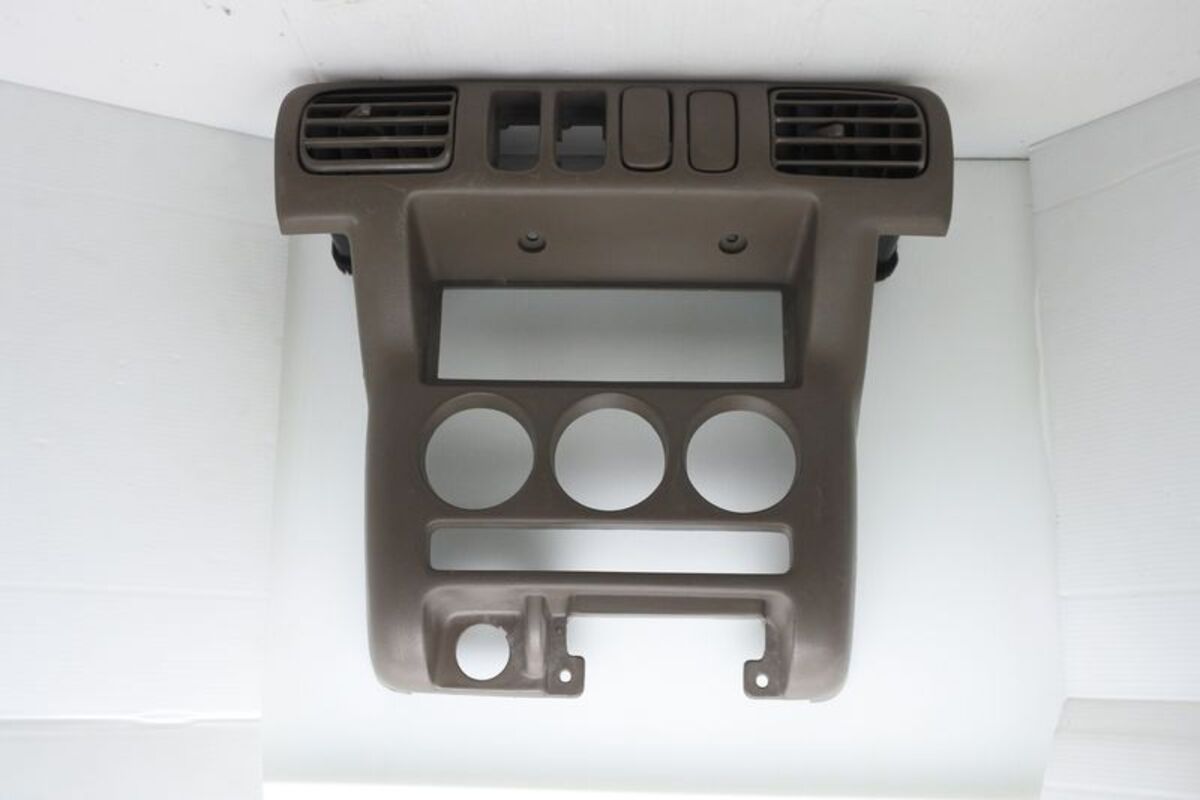 1993/06-1998 MARCH K11 冷氣 面板蓋 素材