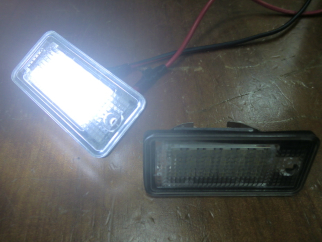 2007/04-2015 奧迪 Q7 LED 牌照燈 白光