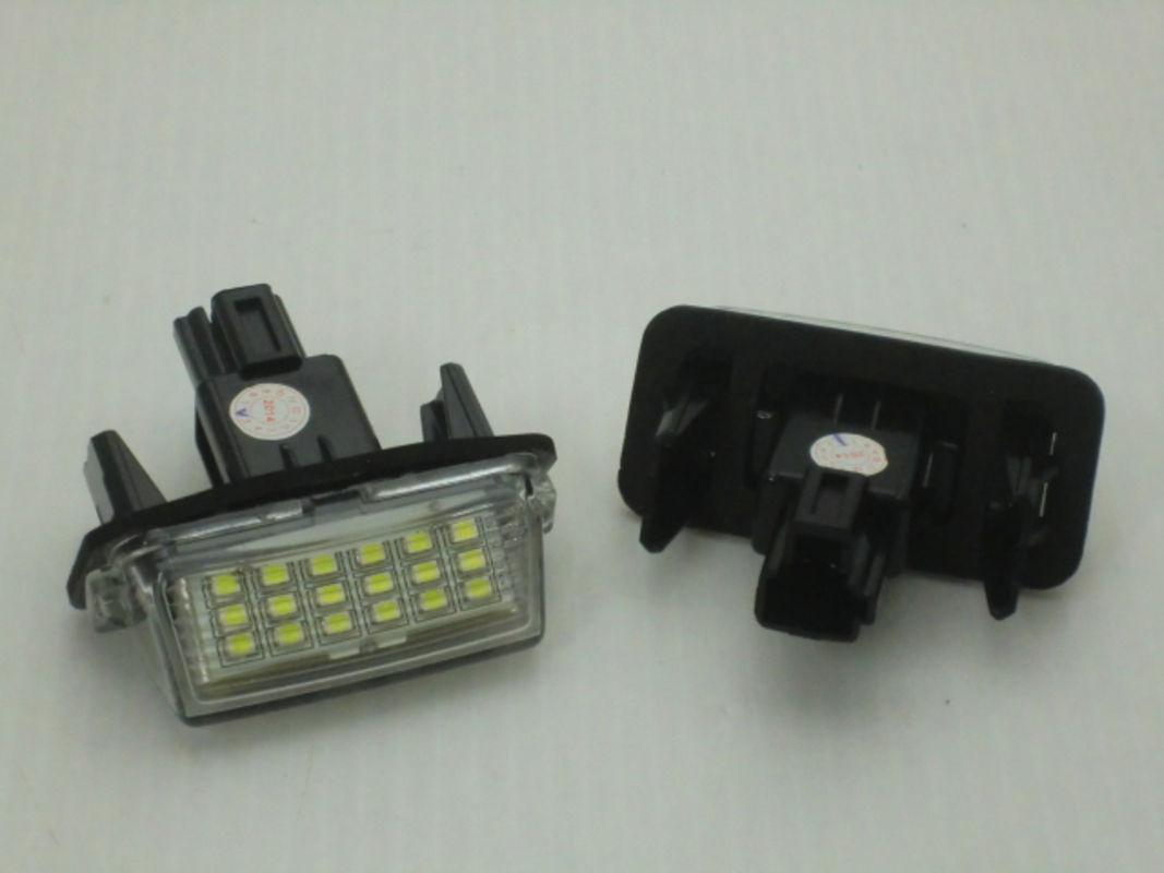 12-18 CAMRY.14-18 ALTIS.15-YARIS.14-VIOS LED 牌照燈 白光