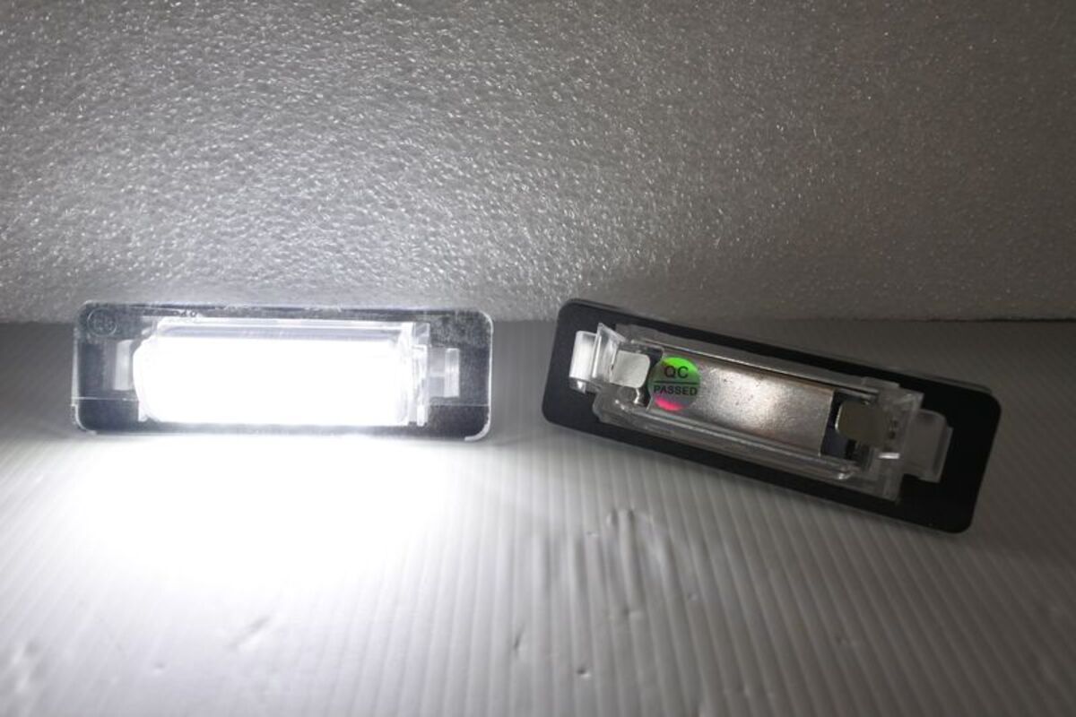1996-2002/04 W210 1994-2000 W202 4D LED 牌照燈 白光
