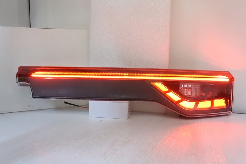 2022/05- HRV 原廠型 倒車燈